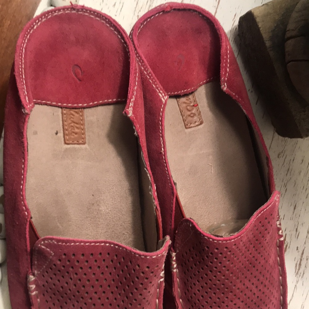 Olukia- Ladies!
Can be worn as a slide or shoe.
Beautiful color!! - Picture 5 of 5